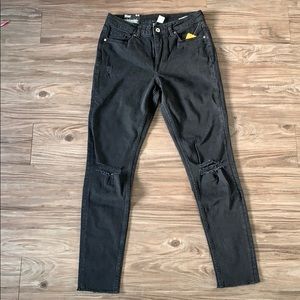 BRAND NEW H & M Divided Black Skinny Jeans
